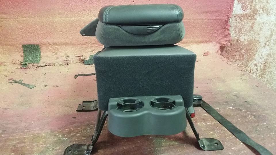 2003-2006 GMC Sierra 1500 non-HD Console Enclosure